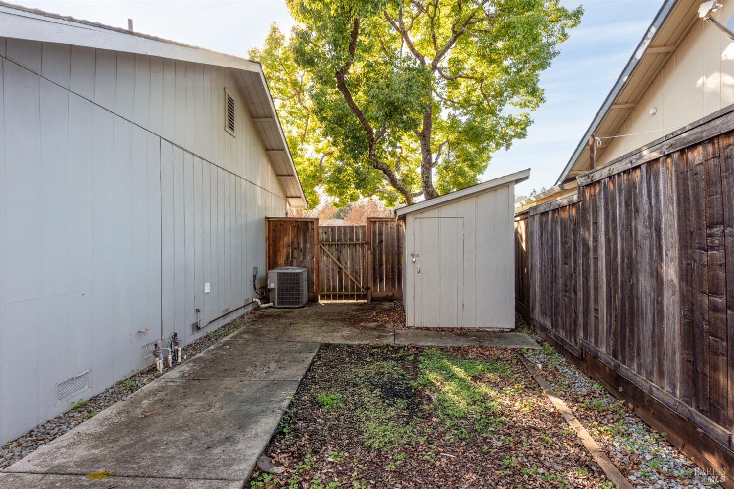 1322 Shady Oak Pl