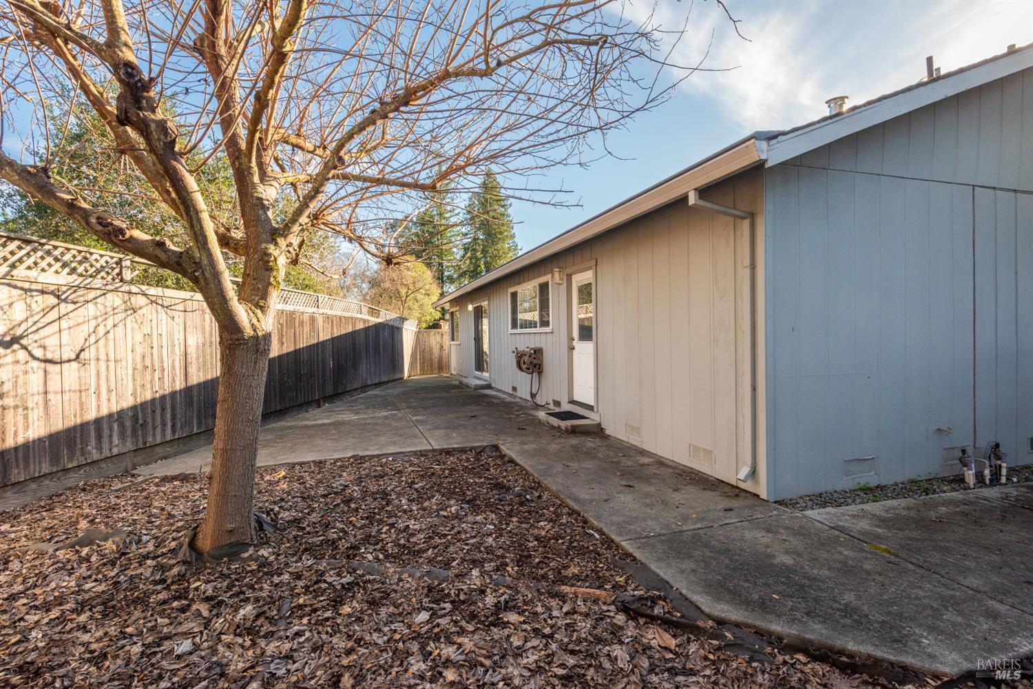 1322 Shady Oak Pl