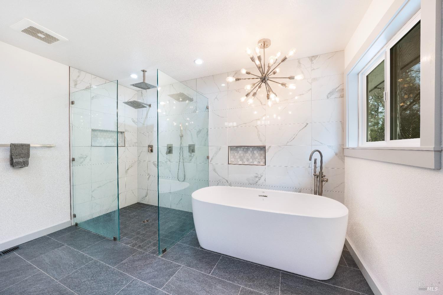 8481 Pinecrest Dr