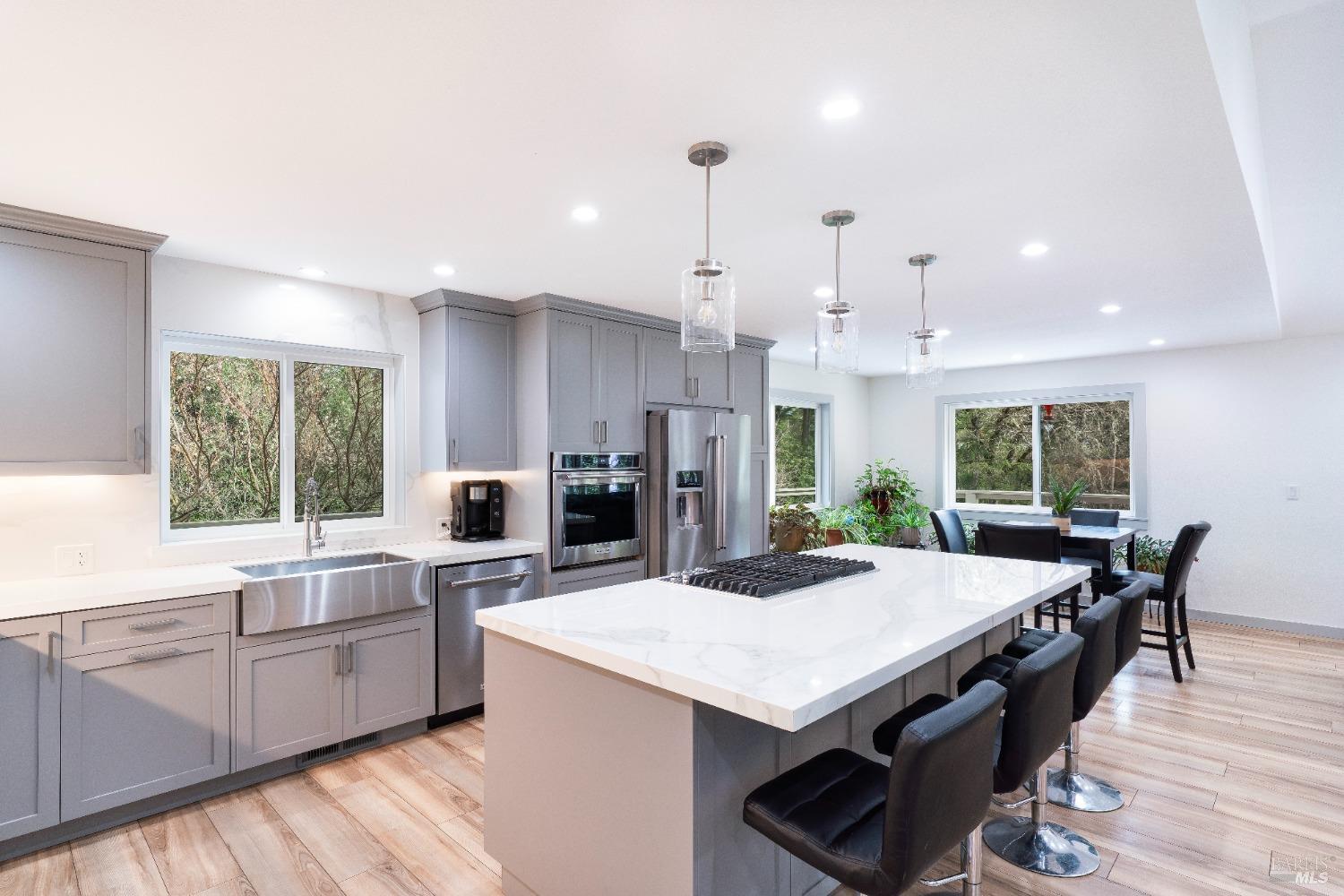 8481 Pinecrest Dr