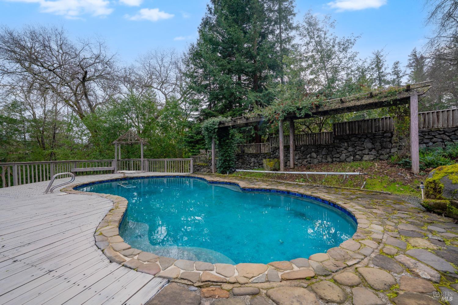 8481 Pinecrest Dr