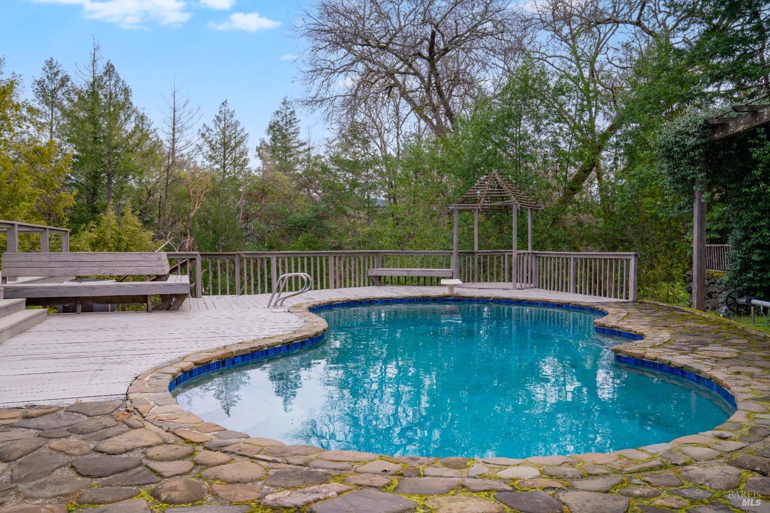 8481 Pinecrest Dr