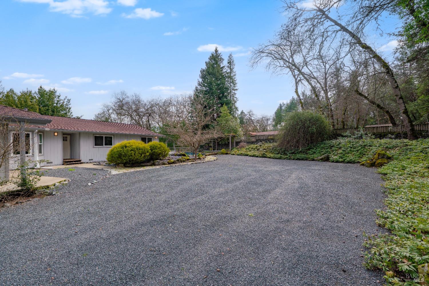 8481 Pinecrest Dr