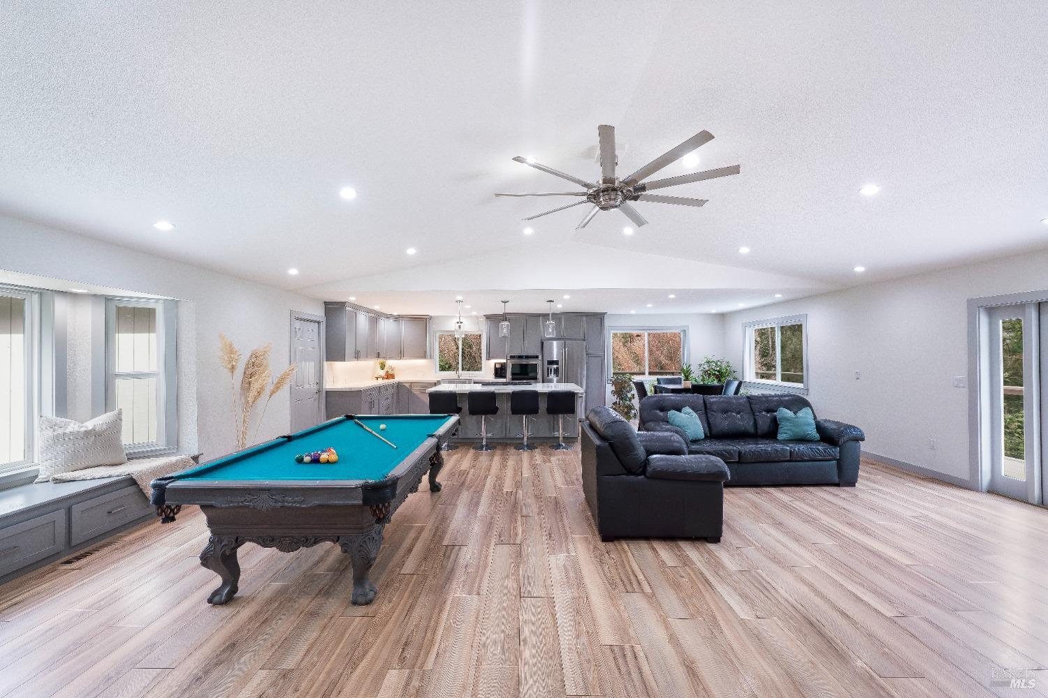 8481 Pinecrest Dr