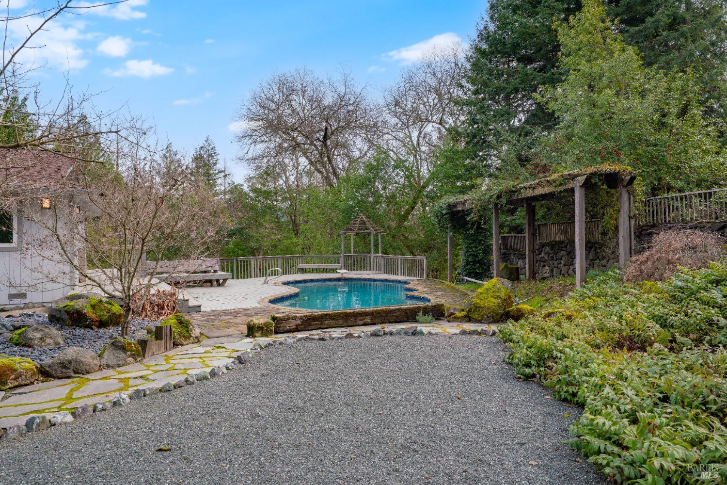 8481 Pinecrest Dr