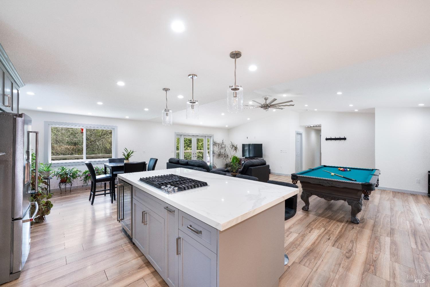8481 Pinecrest Dr
