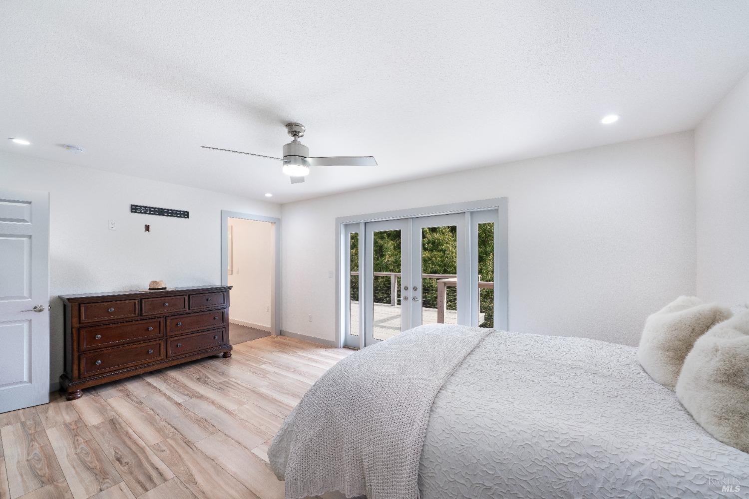 8481 Pinecrest Dr