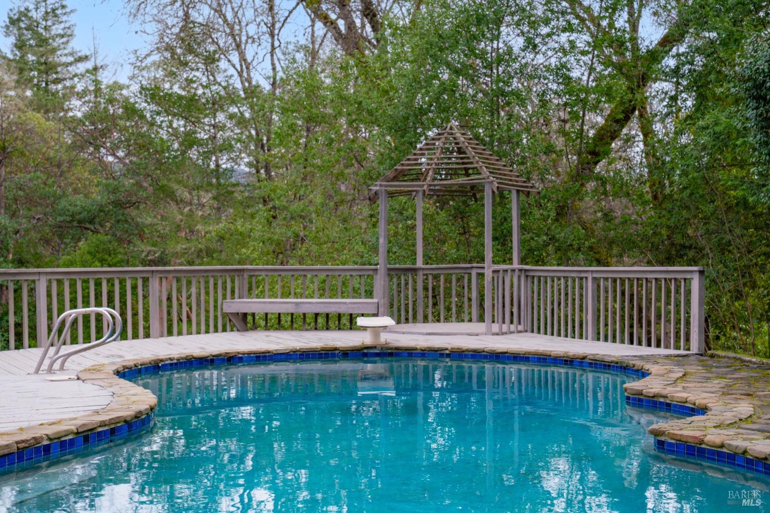 8481 Pinecrest Dr