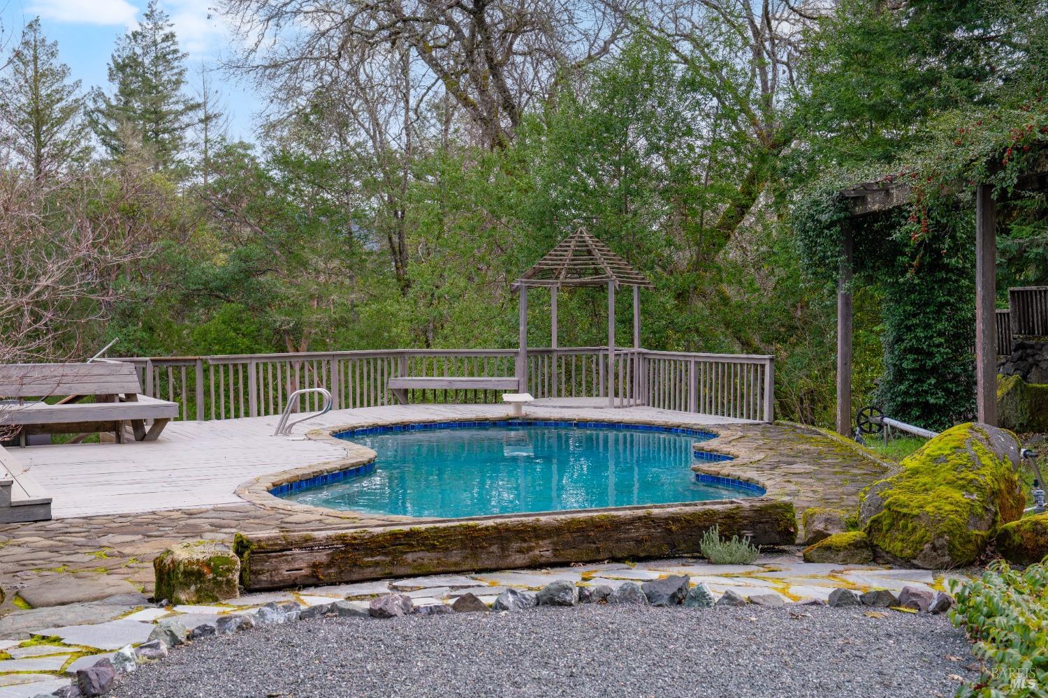 8481 Pinecrest Dr