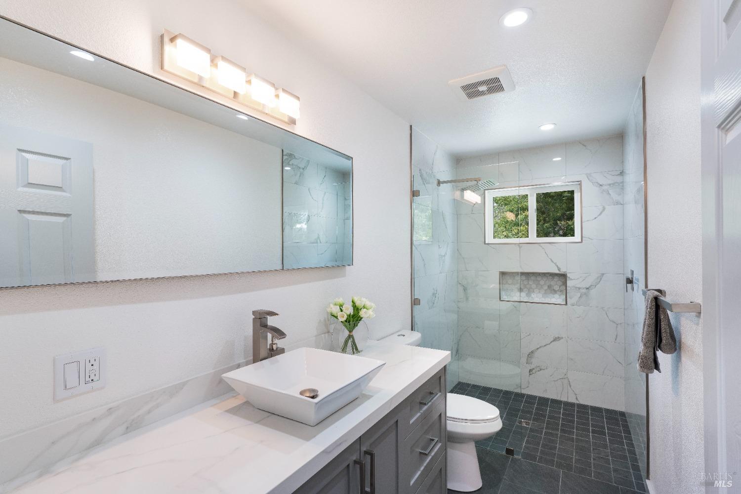 8481 Pinecrest Dr