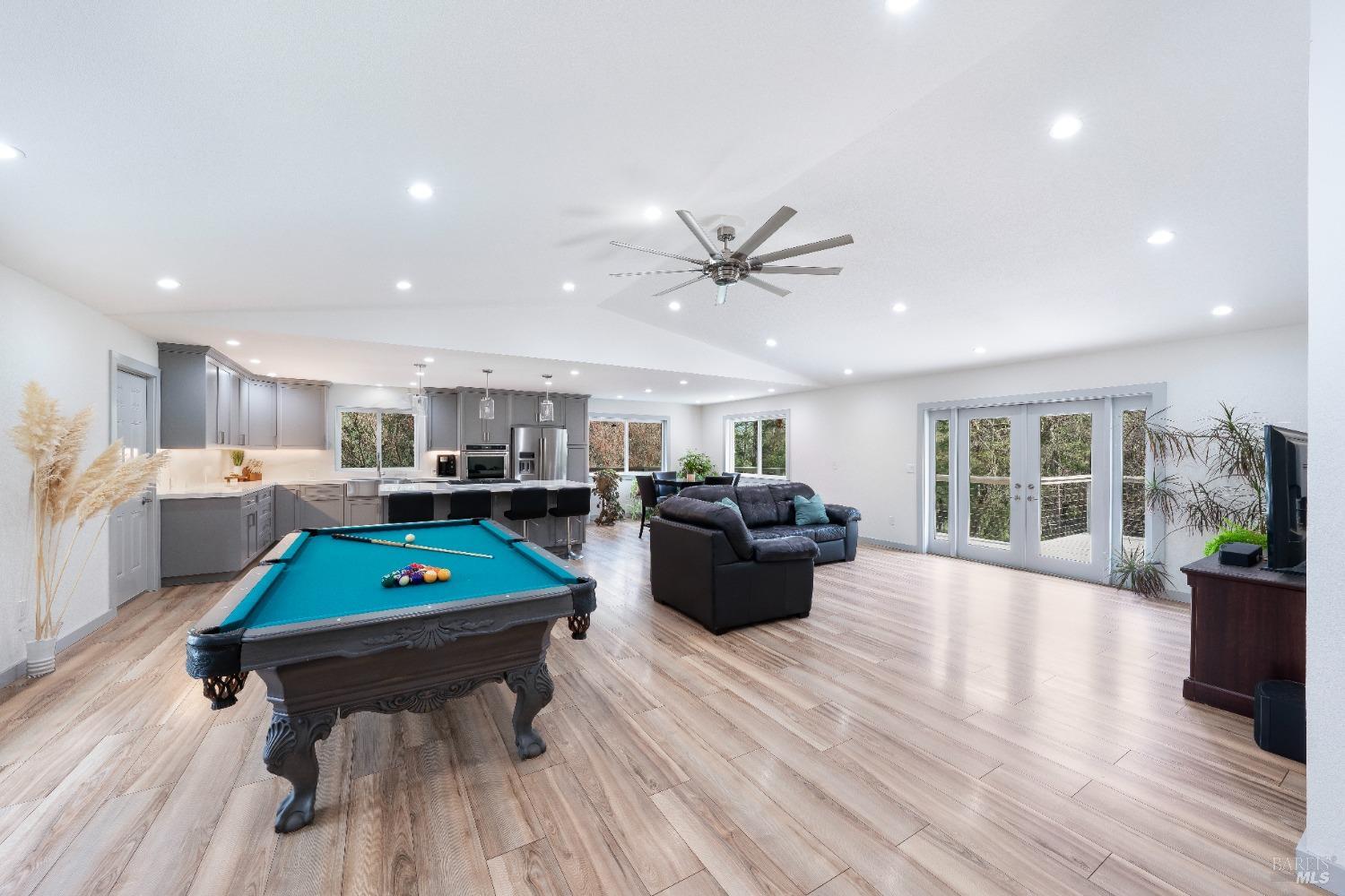 8481 Pinecrest Dr