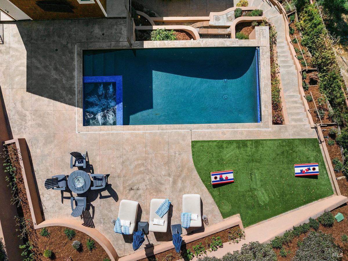 460 Los Cerros Dr