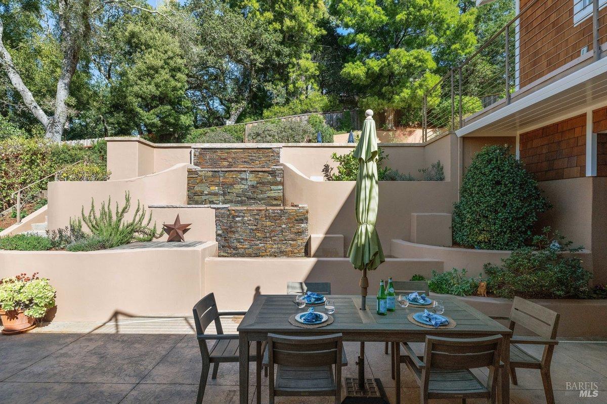 460 Los Cerros Dr