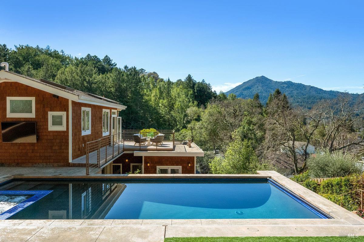 460 Los Cerros Dr