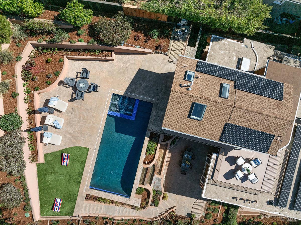460 Los Cerros Dr