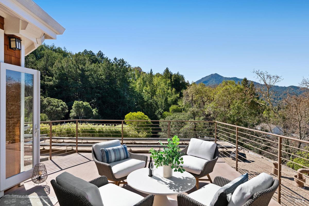 460 Los Cerros Dr