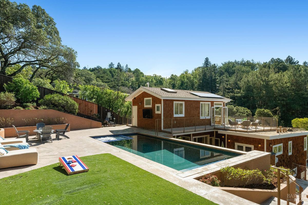 460 Los Cerros Dr