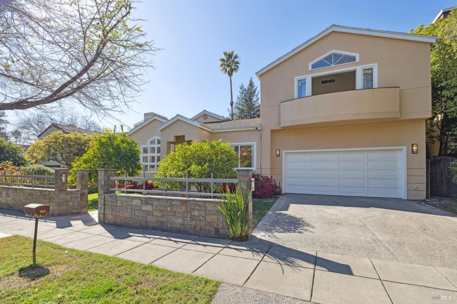 1211 Grand Ave