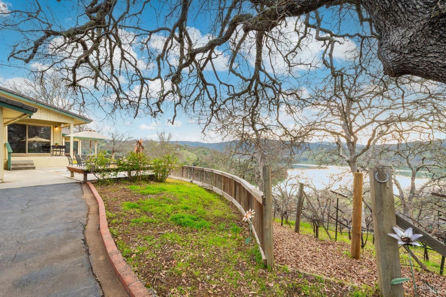 1011 Steele Canyon Rd