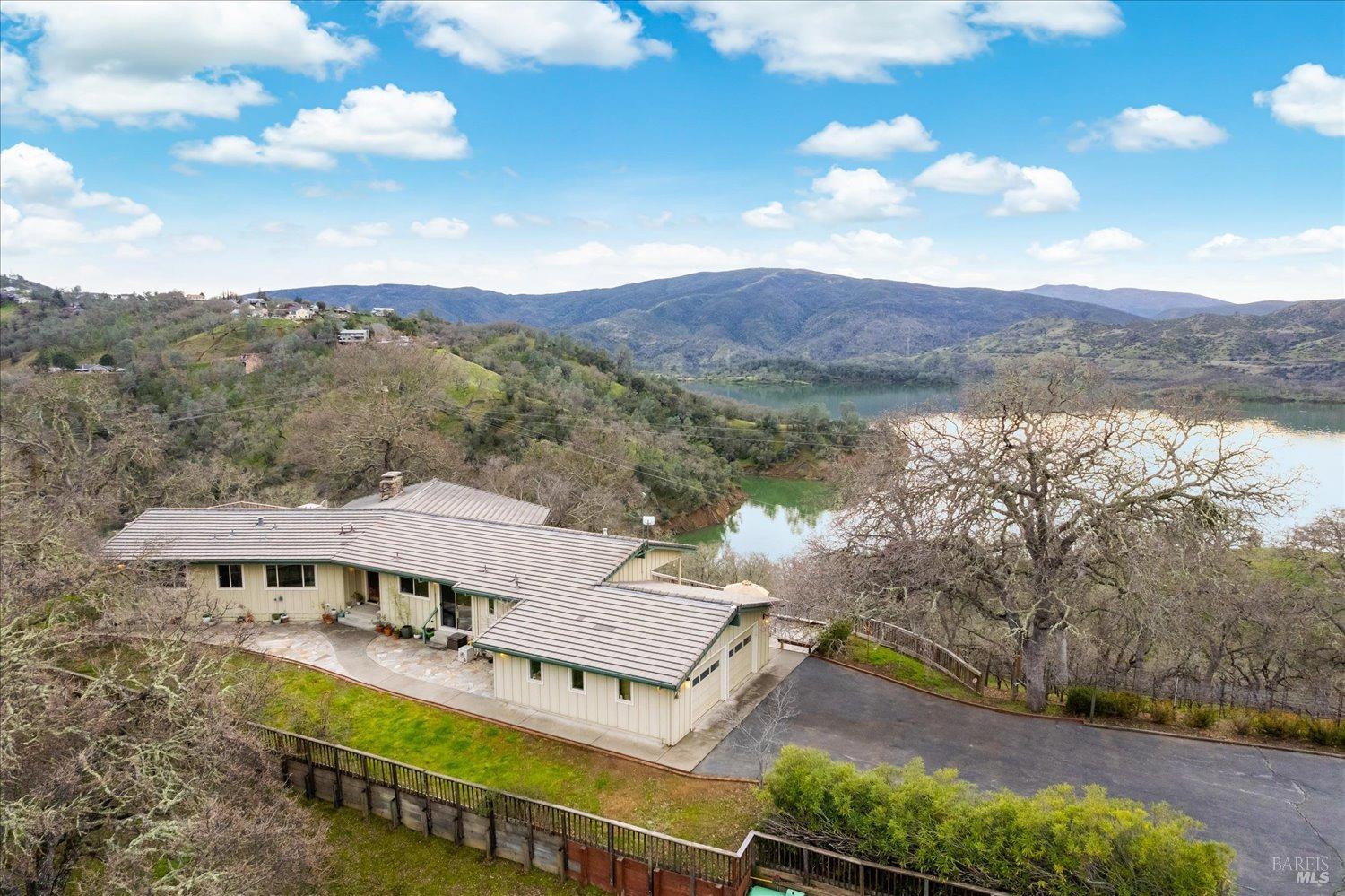 1011 Steele Canyon Rd
