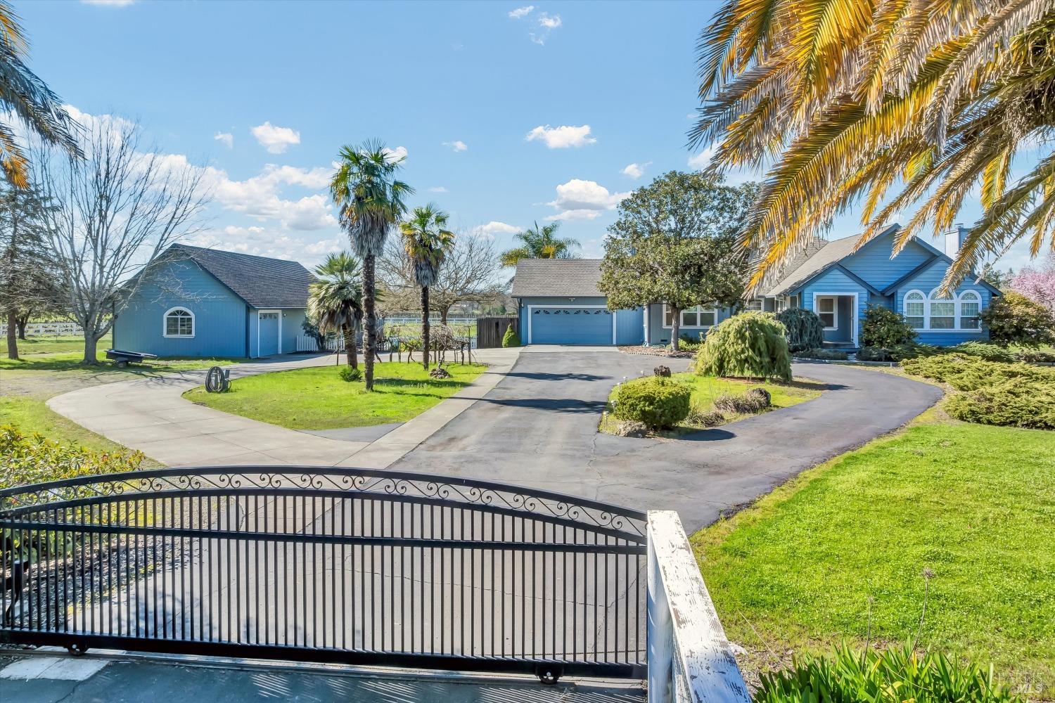 1633 Willowside Rd