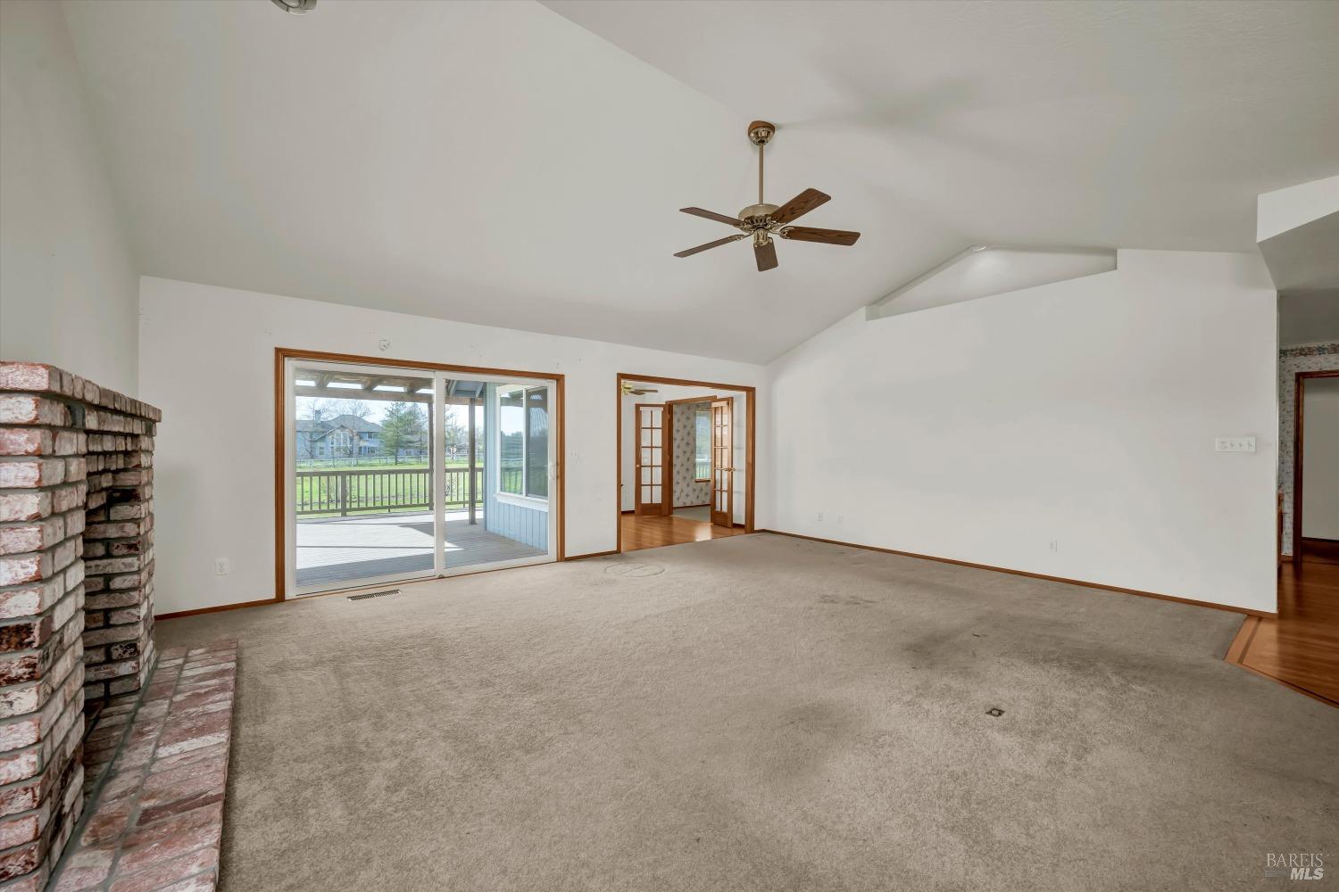 1633 Willowside Rd