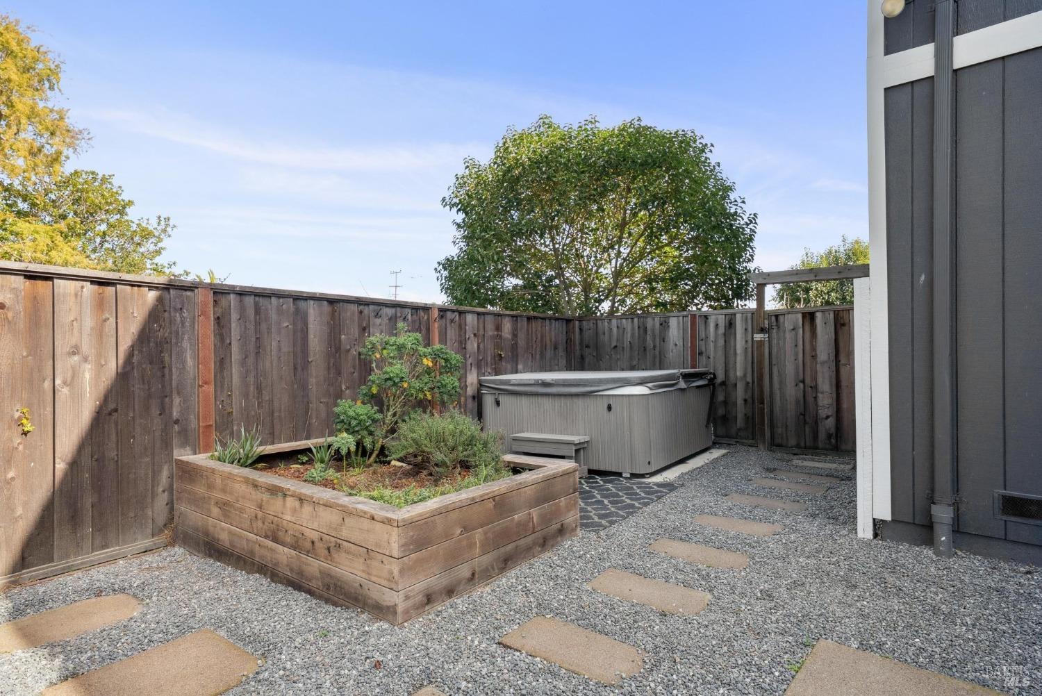 56 Surfwood Cir