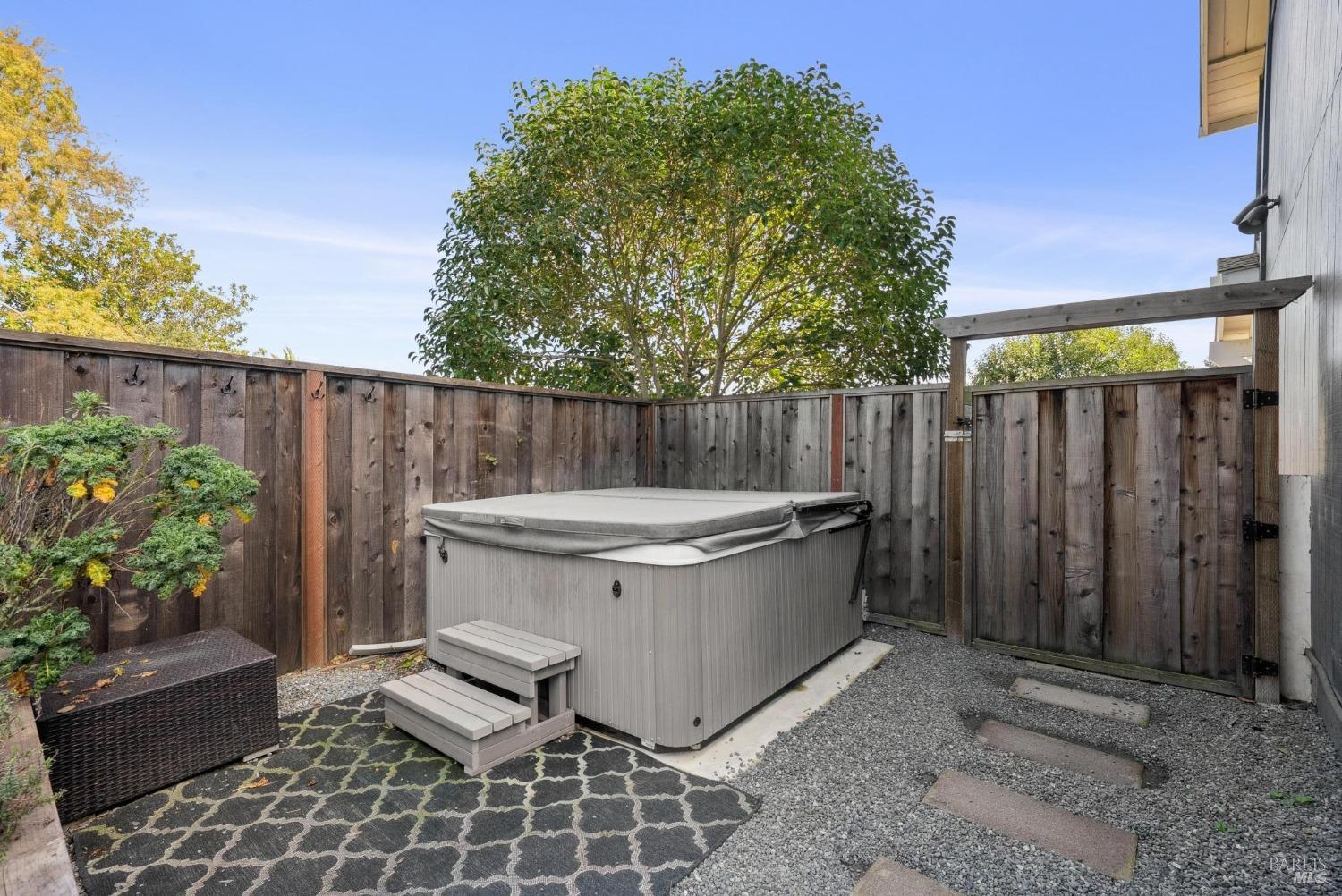 56 Surfwood Cir