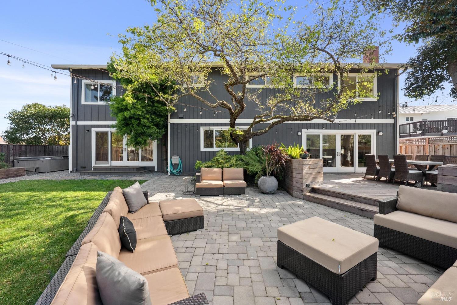 56 Surfwood Cir