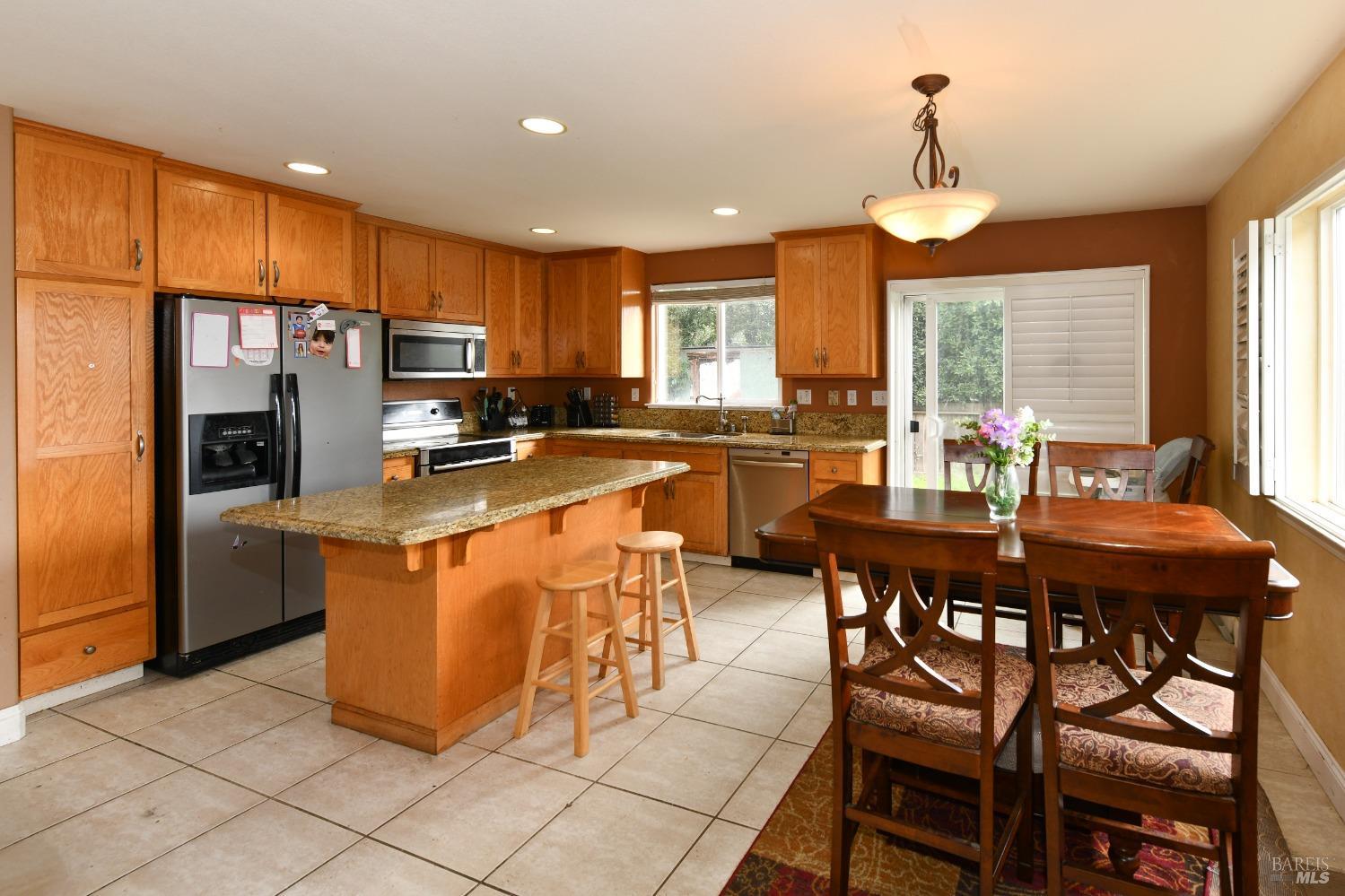 2300 Claiborne Cir