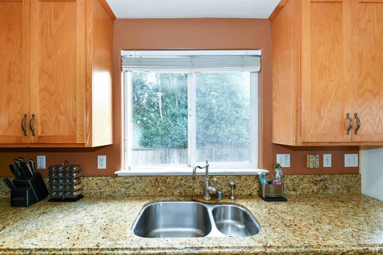2300 Claiborne Cir