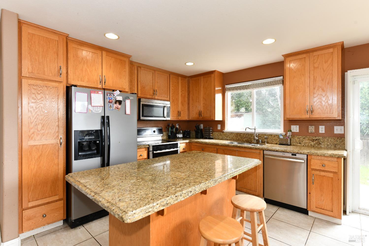 2300 Claiborne Cir