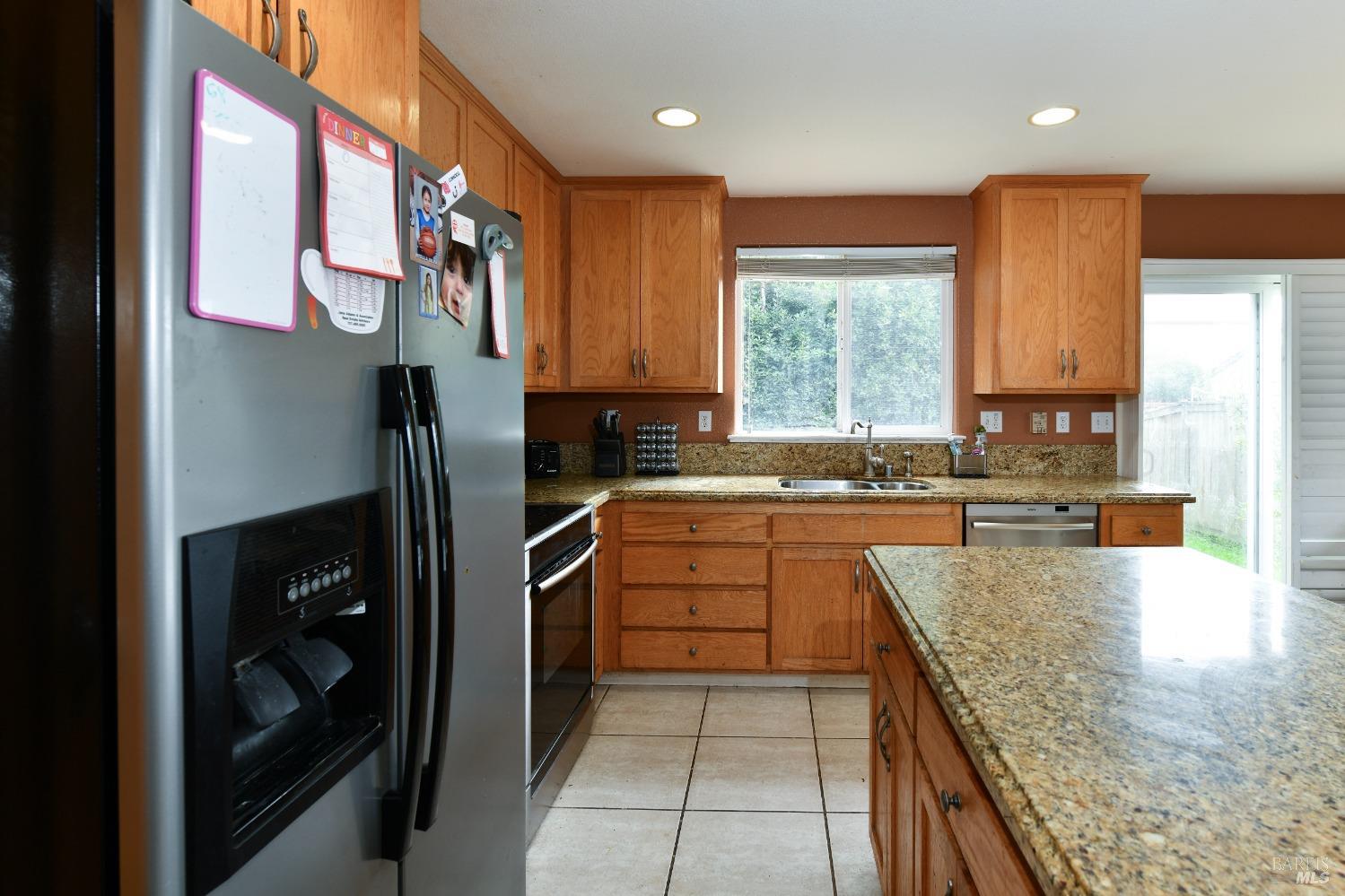 2300 Claiborne Cir