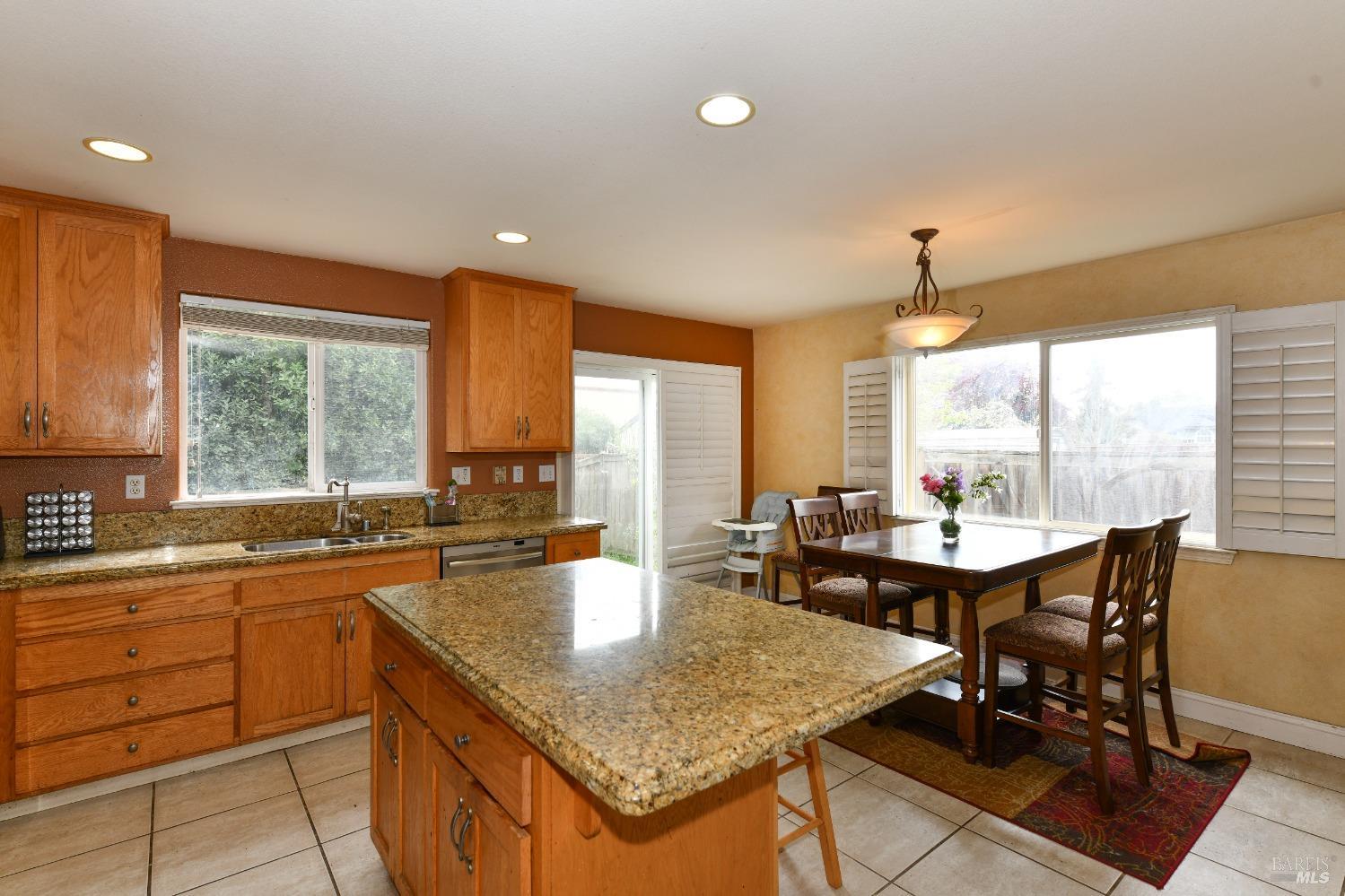 2300 Claiborne Cir