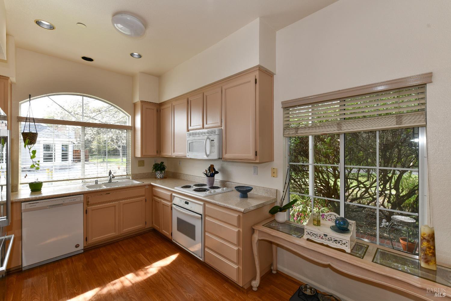 703 Harry James Ct