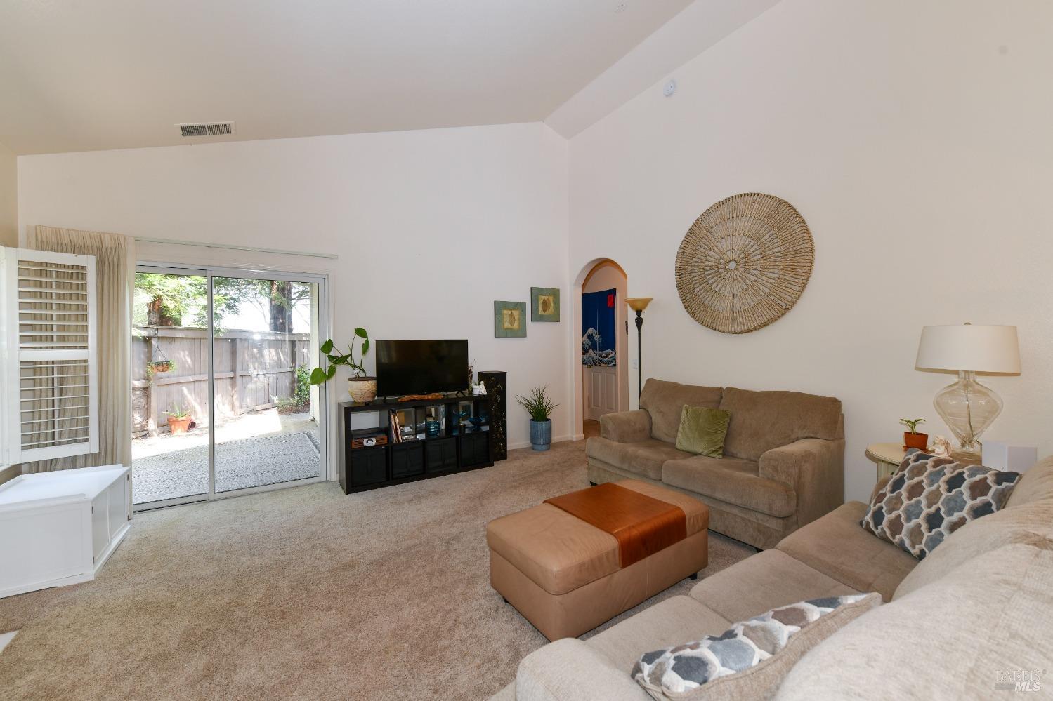 703 Harry James Ct