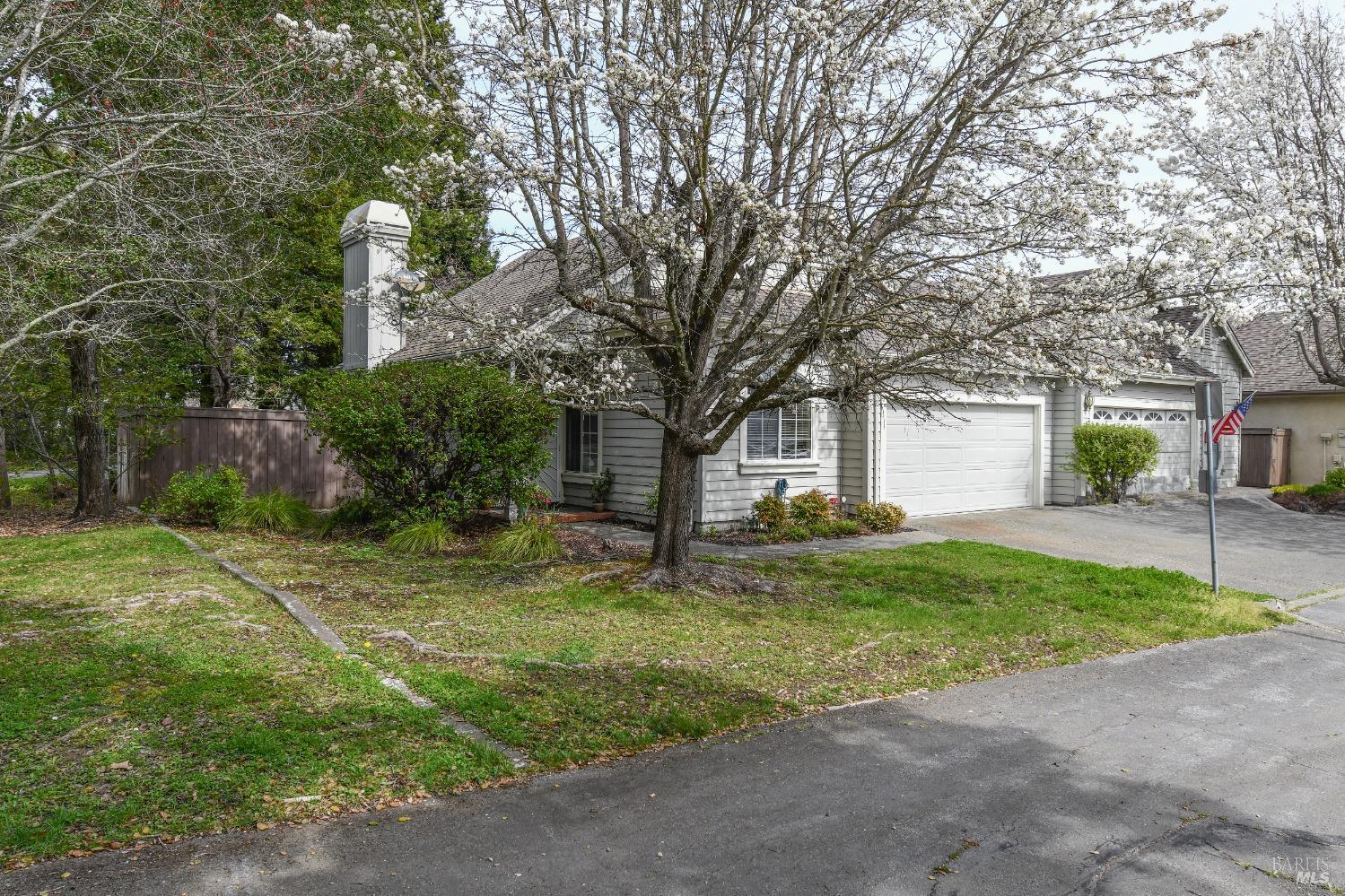 703 Harry James Ct