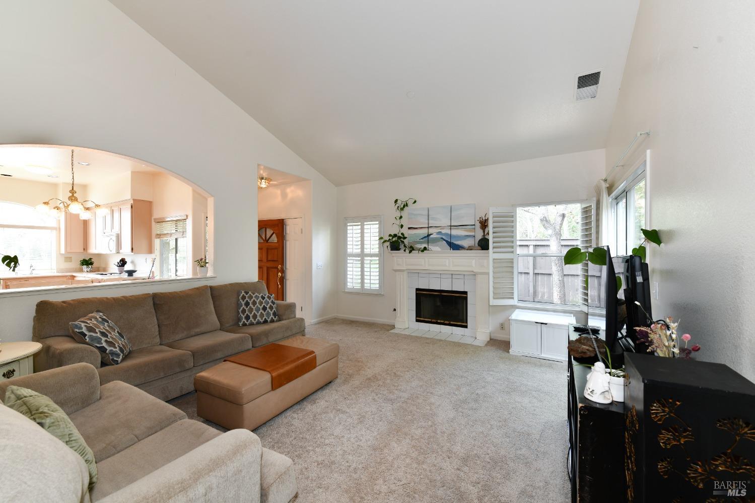 703 Harry James Ct