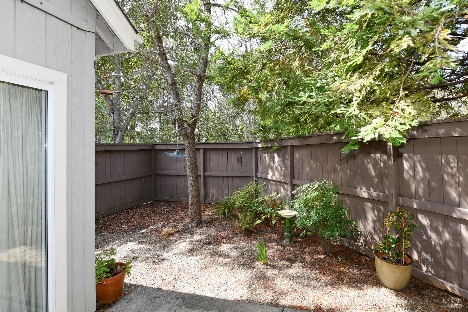 703 Harry James Ct