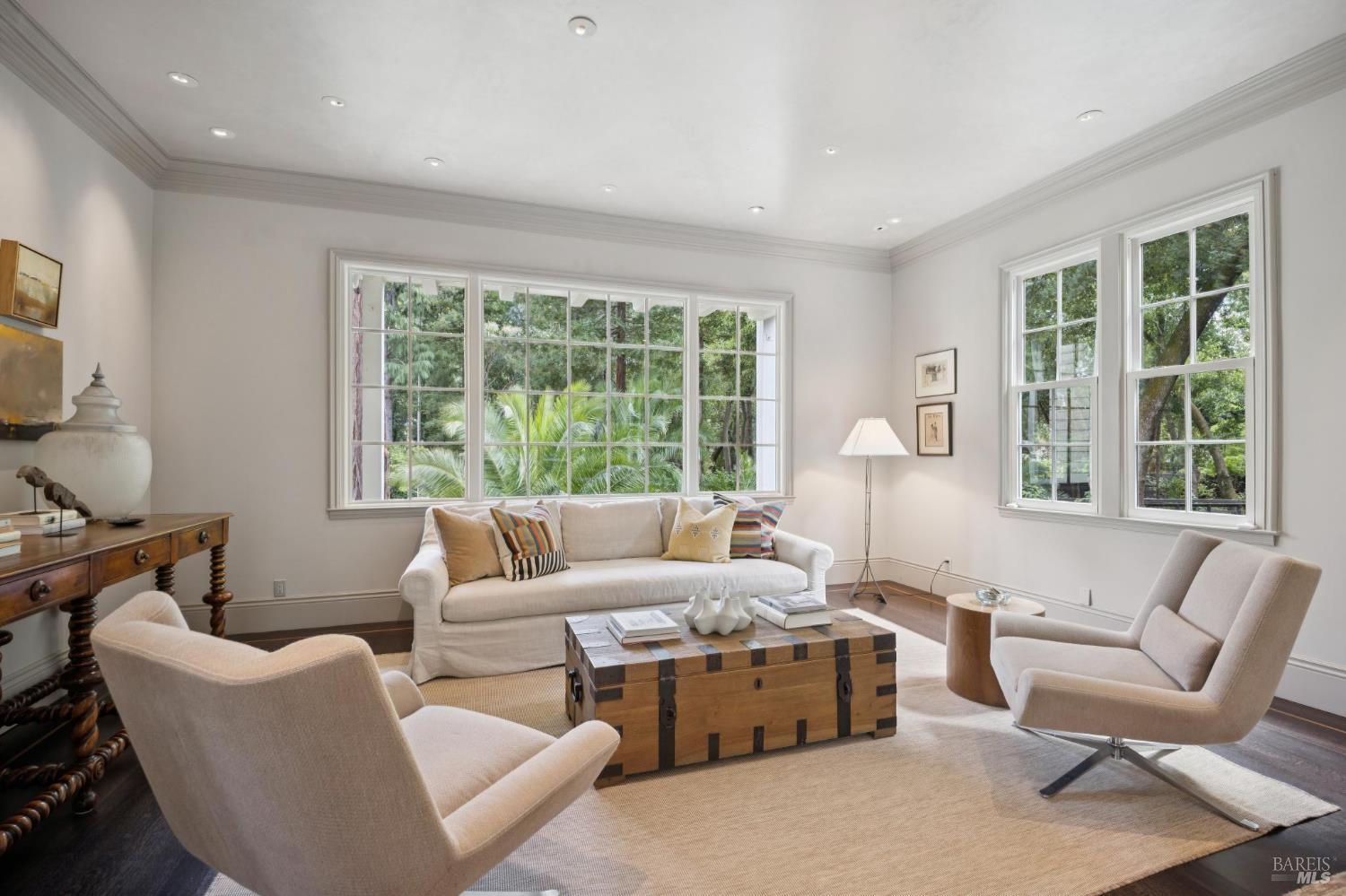 110 Mountain View Avenue