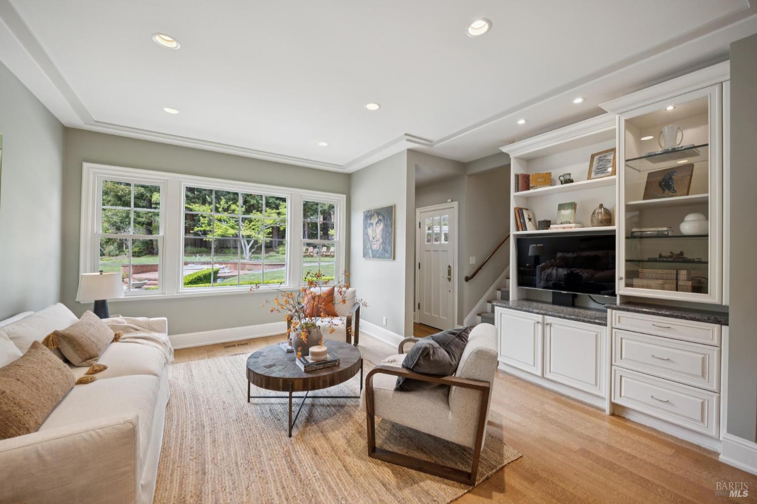 110 Mountain View Avenue