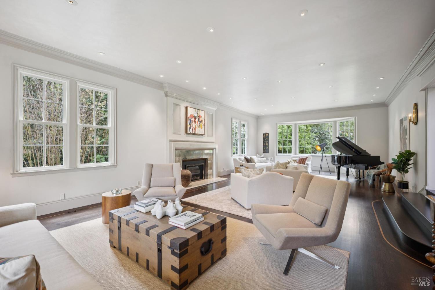 110 Mountain View Avenue