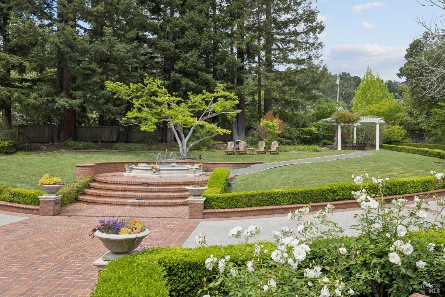 110 Mountain View Avenue