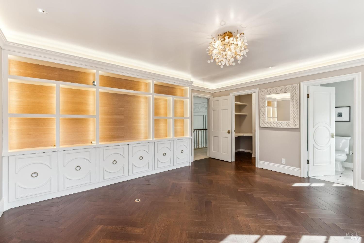 110 Mountain View Avenue