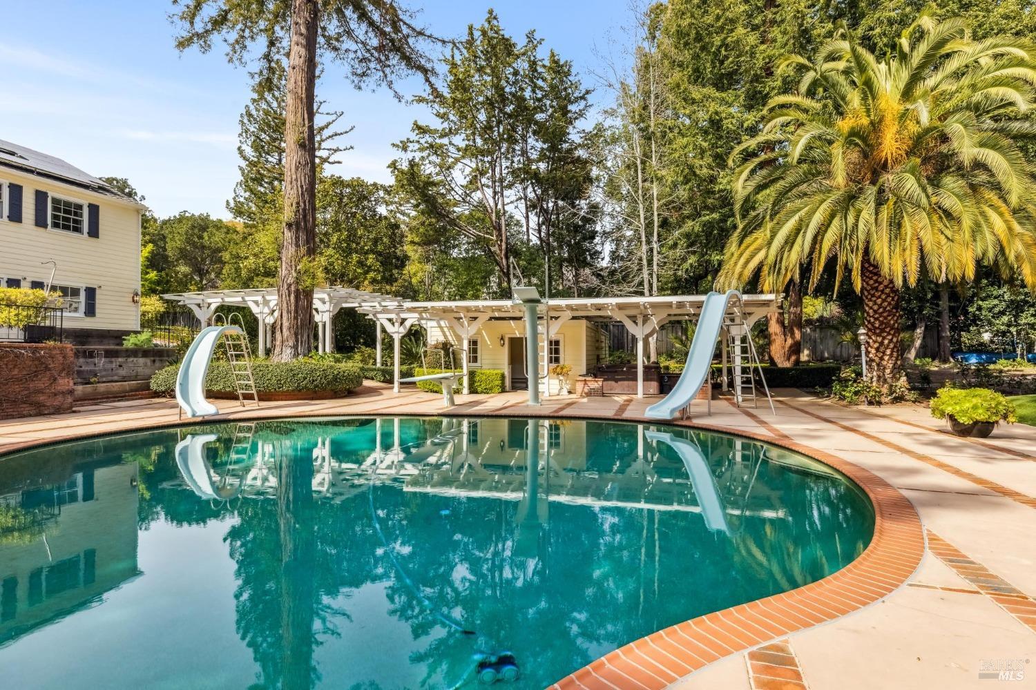 110 Mountain View Avenue