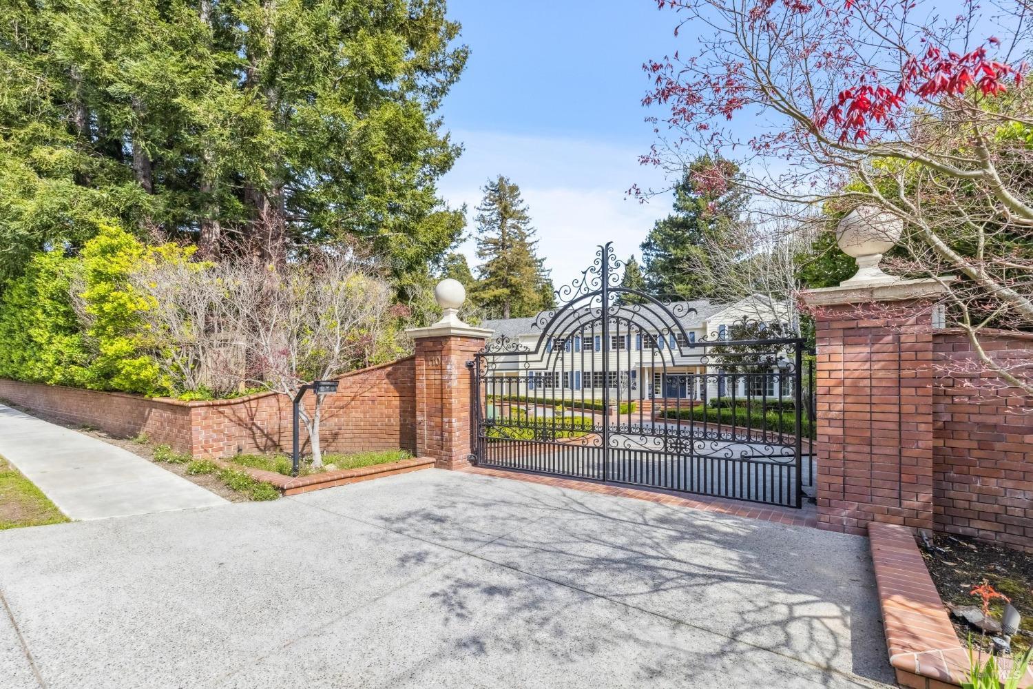 110 Mountain View Avenue