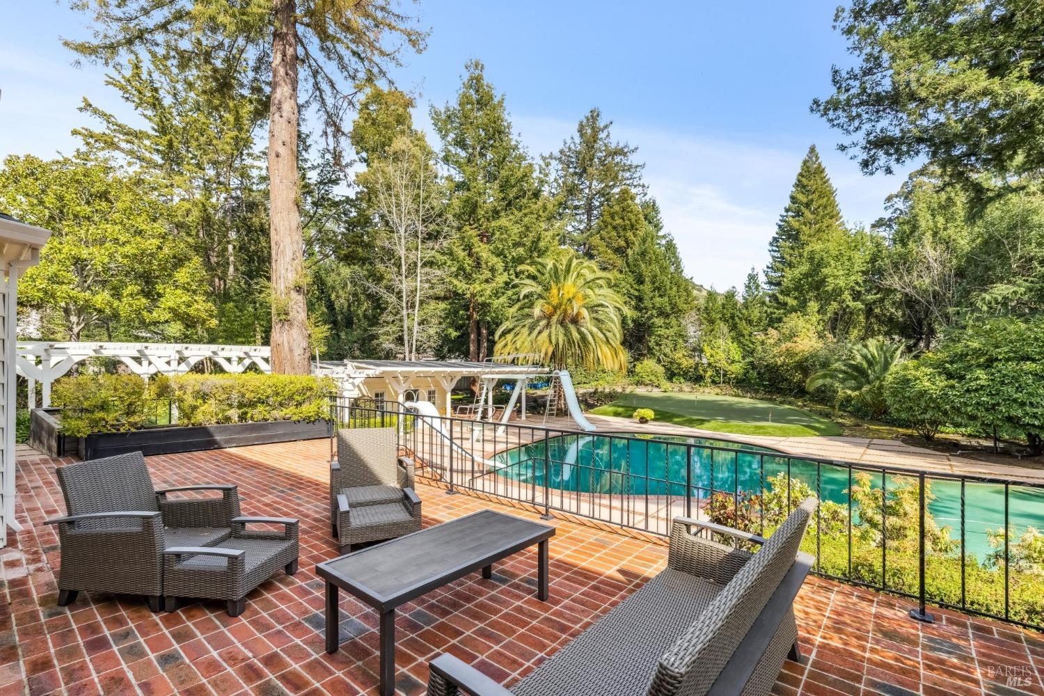 110 Mountain View Avenue