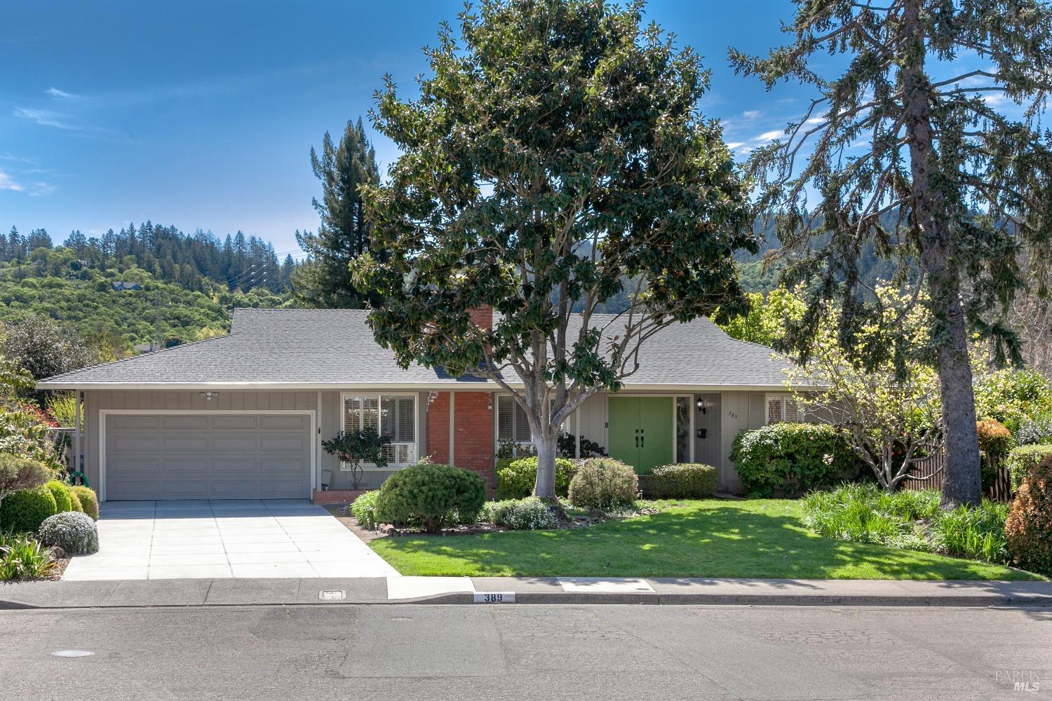 389 Mockingbird Cir