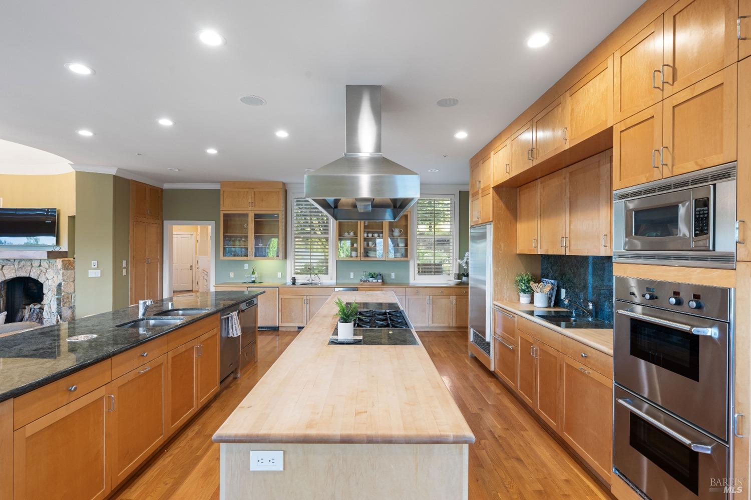12111 Chalk Hill Rd