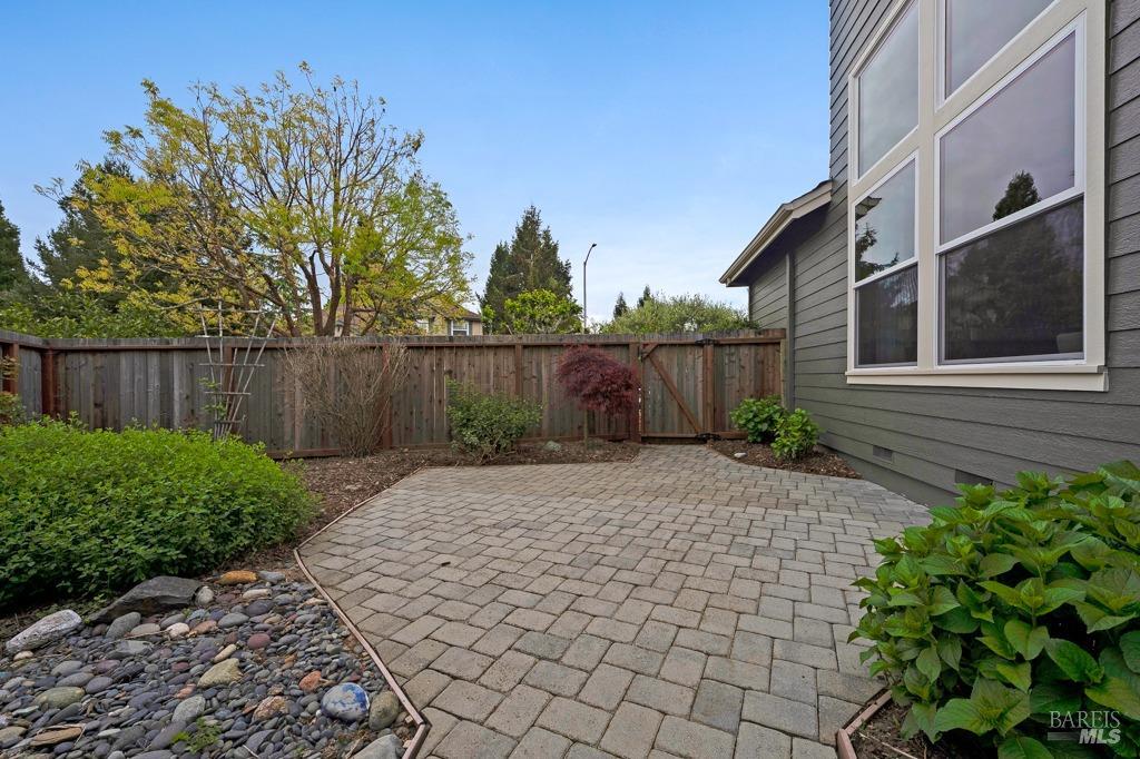 7580 Meadowlark Dr